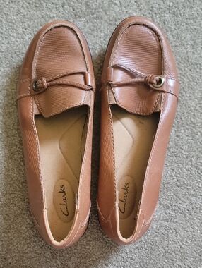 Clarks Women's Brown Leather Moccasin Loafers with Metal Bit
